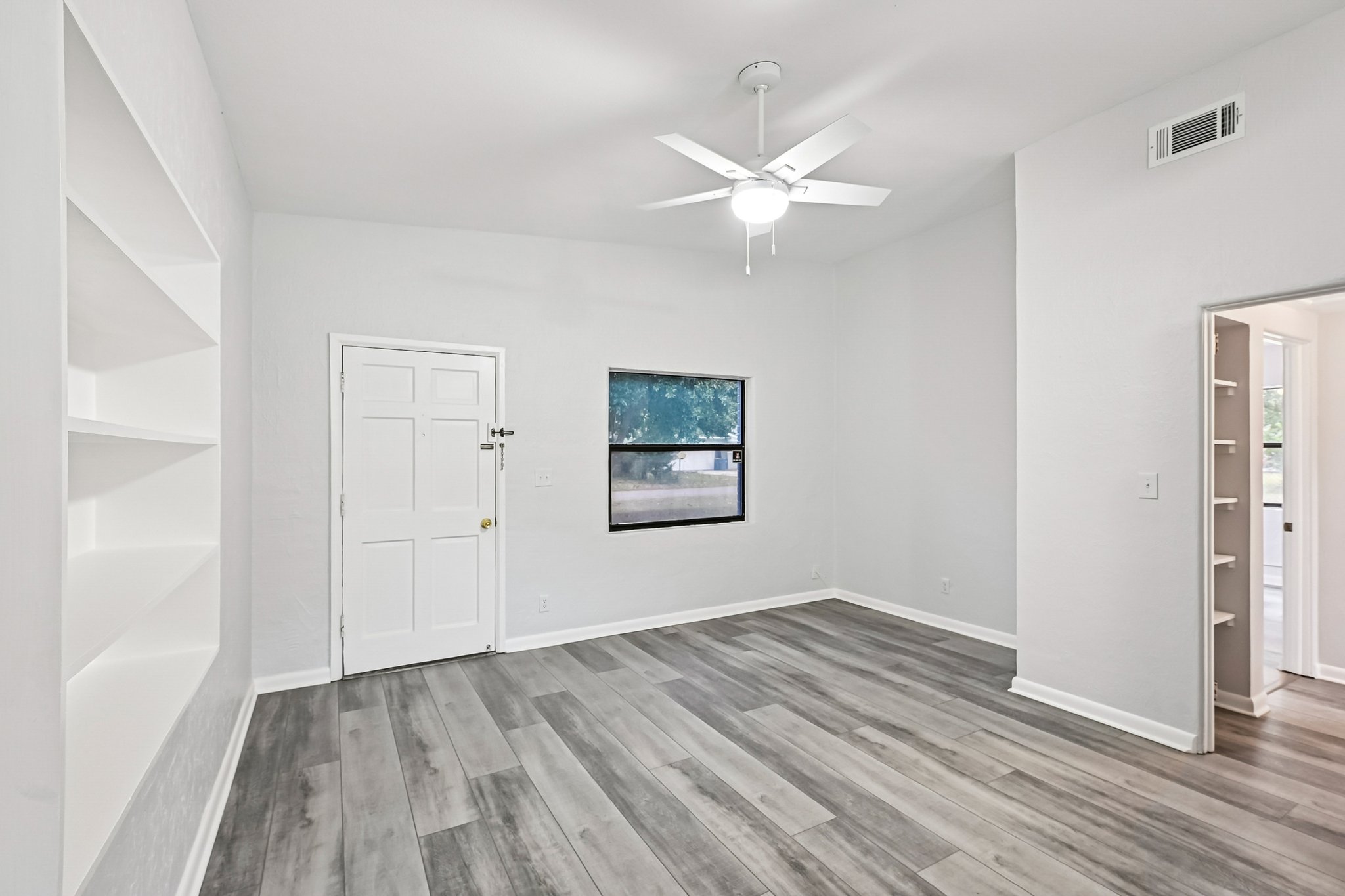 Loyola Dr-S1812-013.jpg