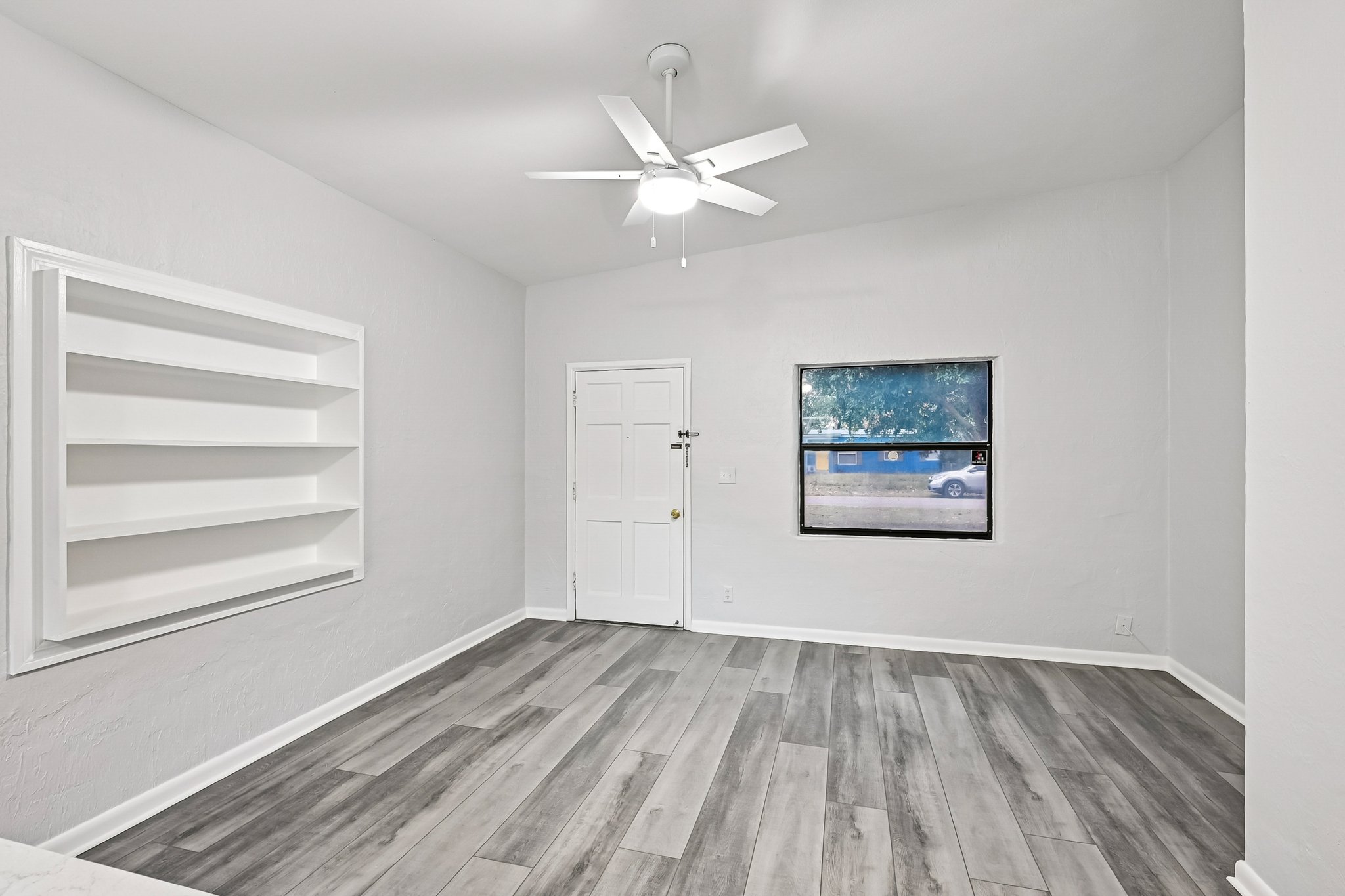 Loyola Dr-S1812-015.jpg