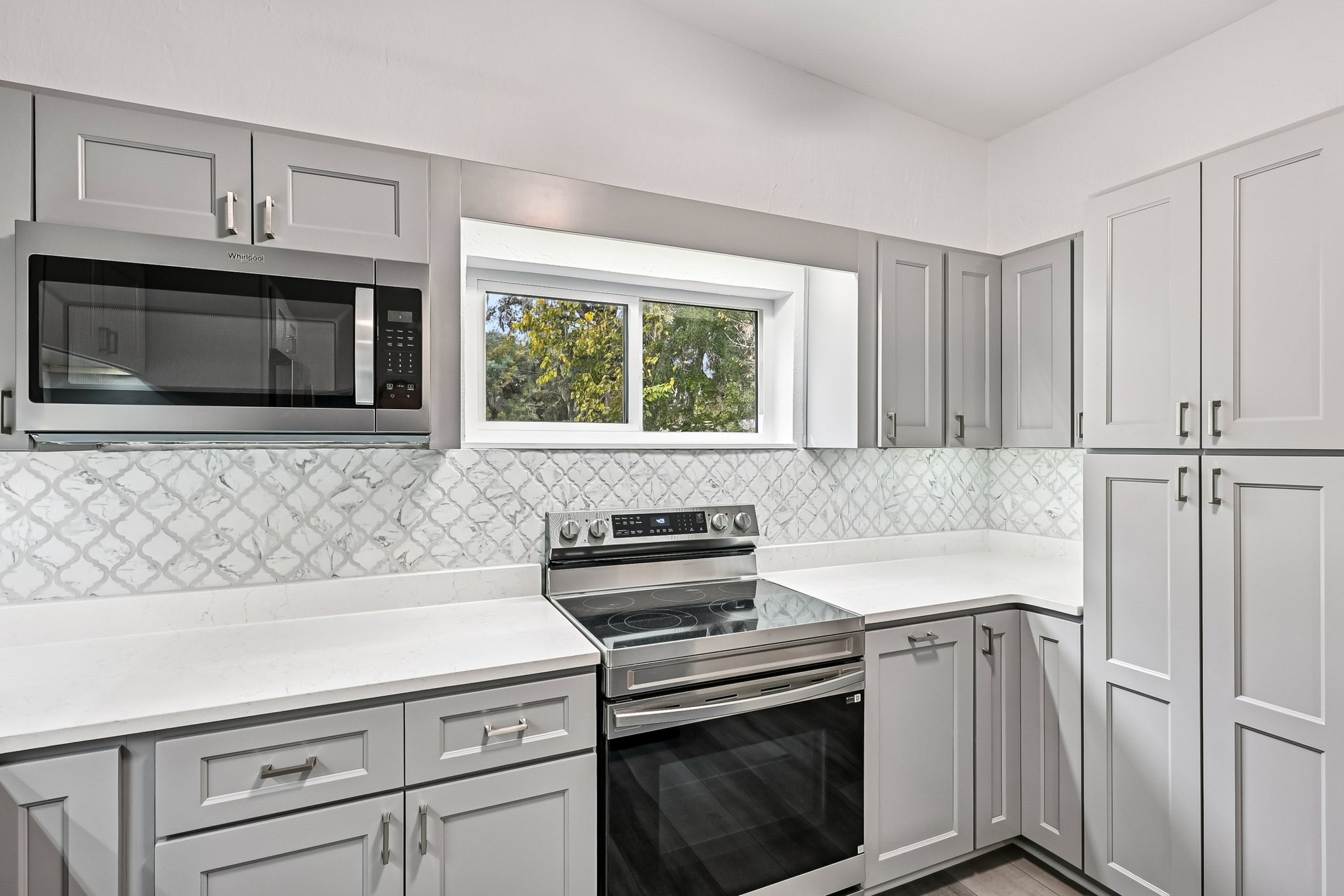 Loyola Dr-S1812-020.jpg