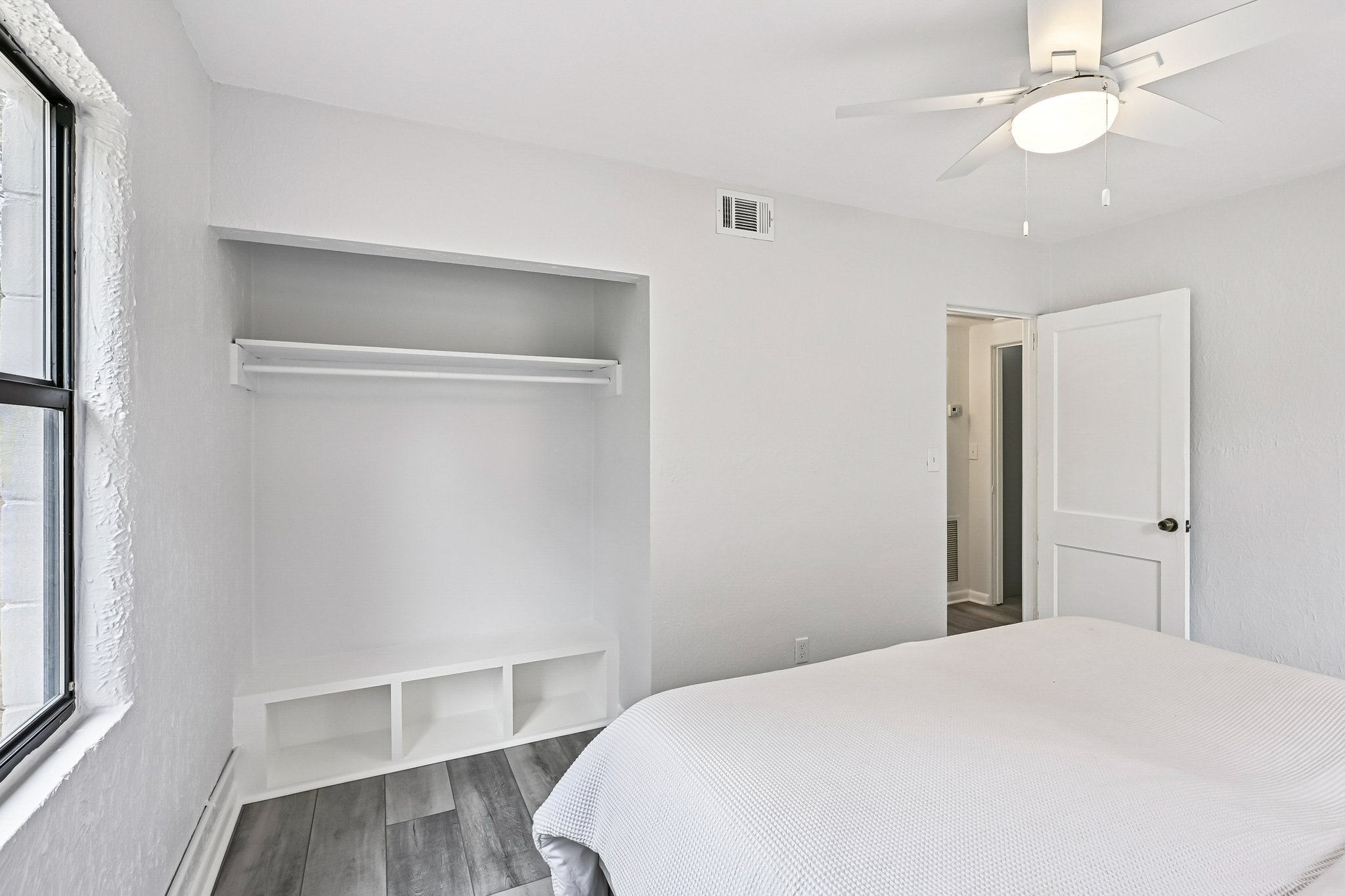 Loyola Dr-S1812-024.jpg