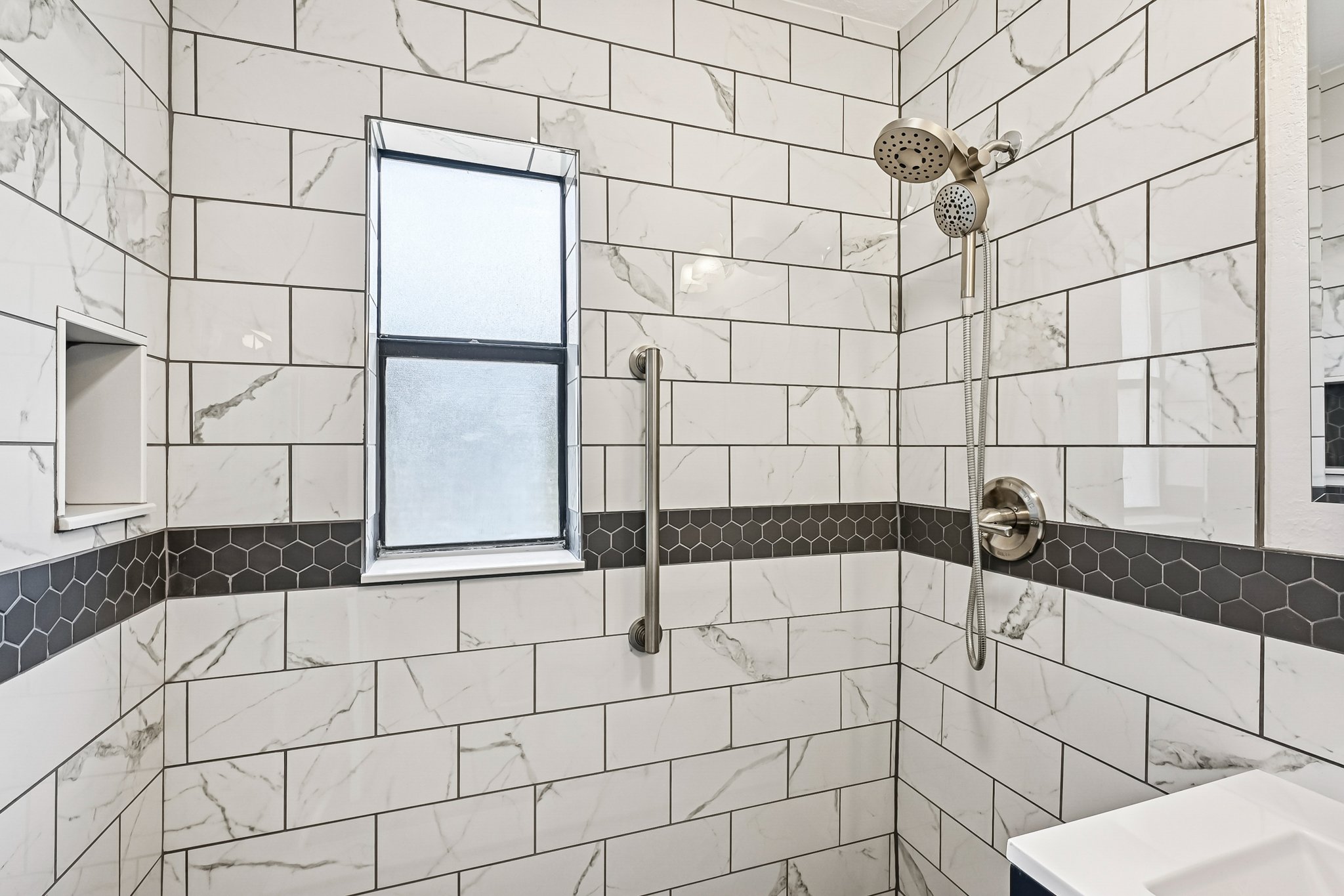 Loyola Dr-S1812-026.jpg