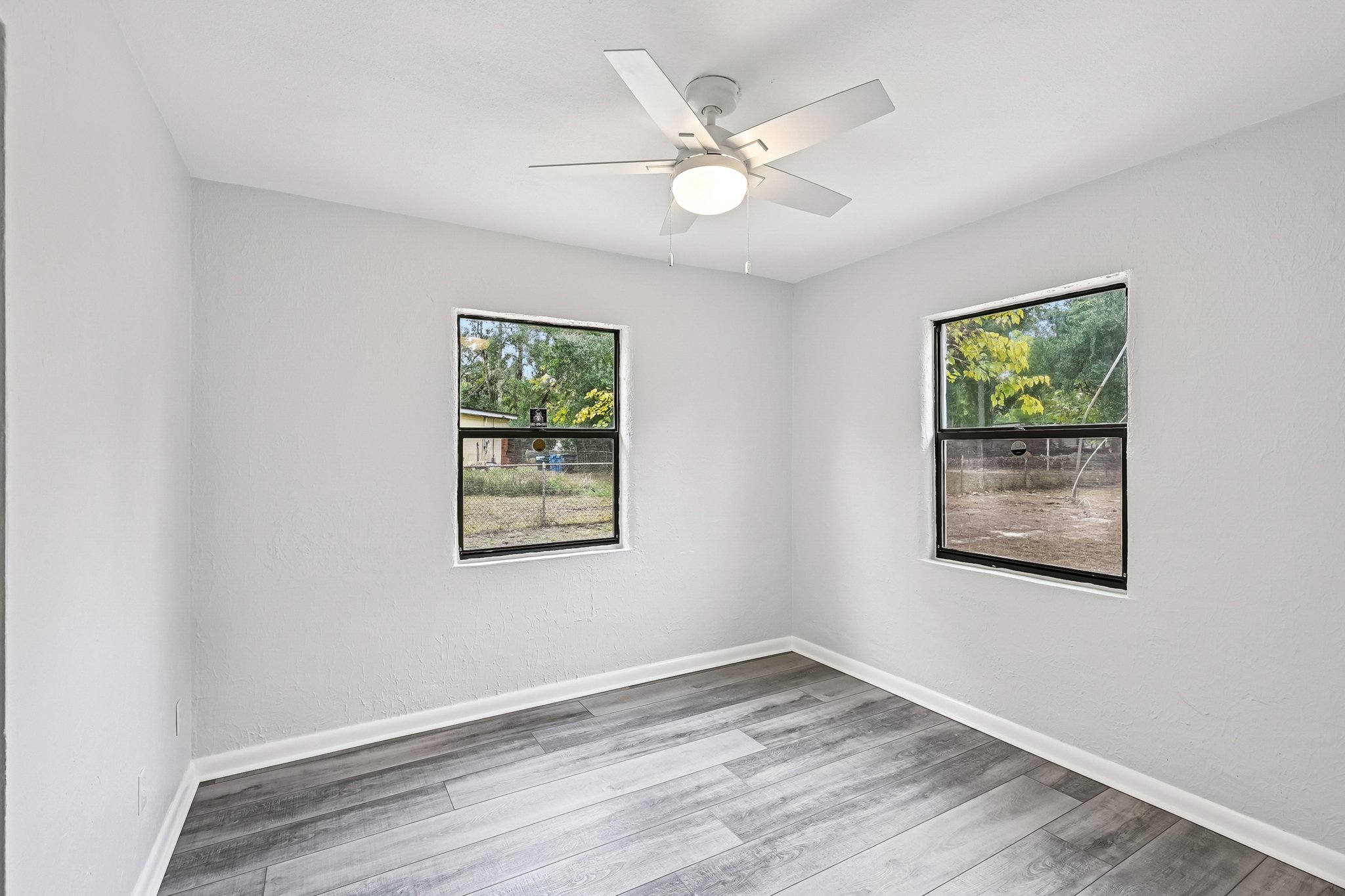 Loyola Dr-S1812-027.jpg