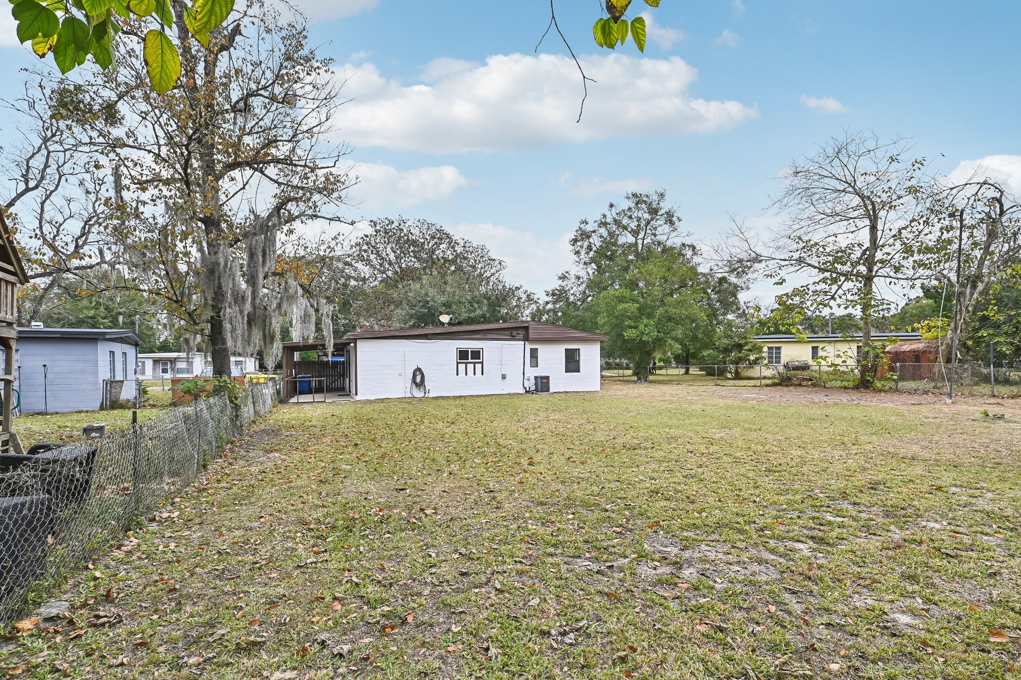 Loyola Dr-S1812-034.jpg