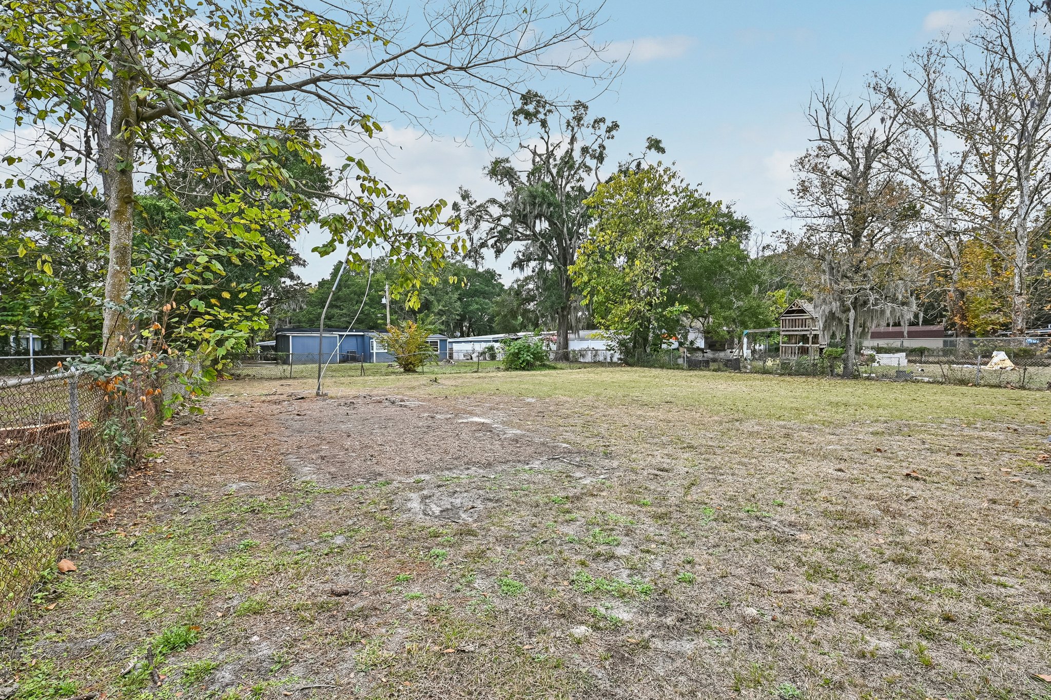 Loyola Dr-S1812-036.jpg