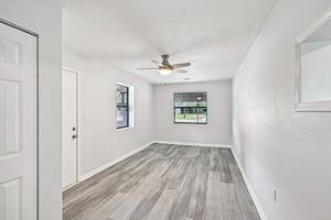 Loyola Dr-S1812-010.jpg