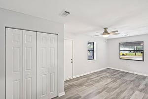 Loyola Dr-S1812-012.jpg