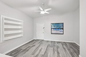 Loyola Dr-S1812-015.jpg