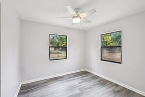 Loyola Dr-S1812-027.jpg