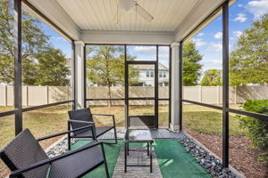 Screened-in Porch