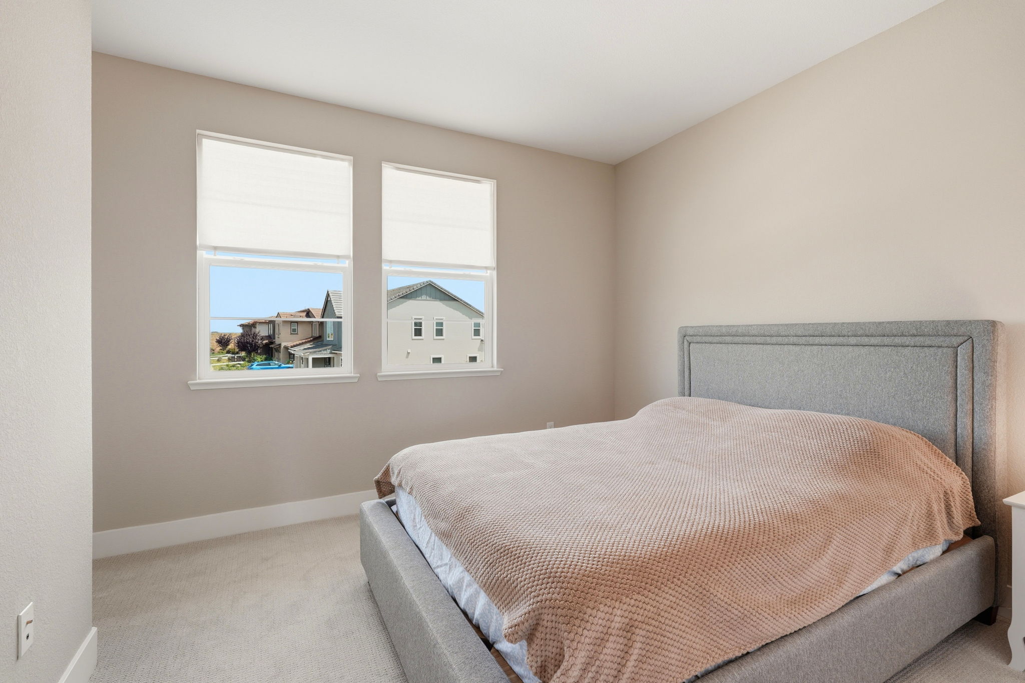 029_F8_16141 Riverton Ave