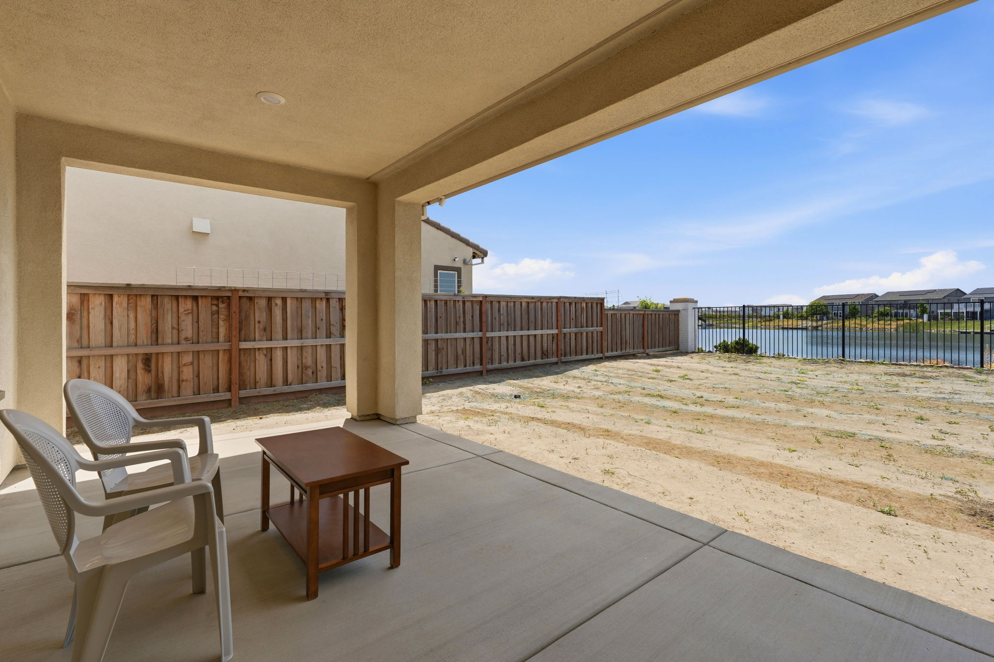 040_F8_16141 Riverton Ave
