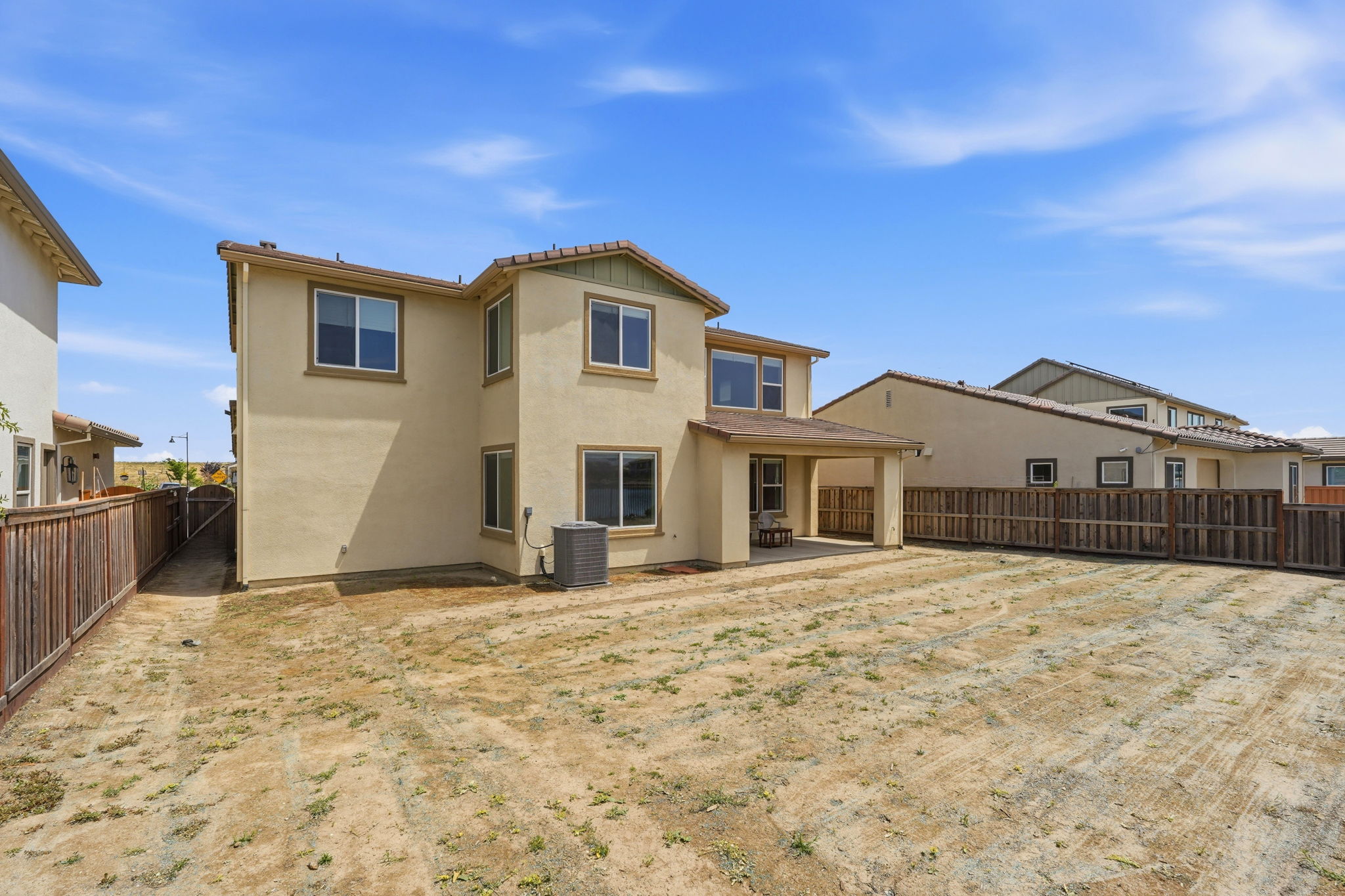 043_F8_16141 Riverton Ave