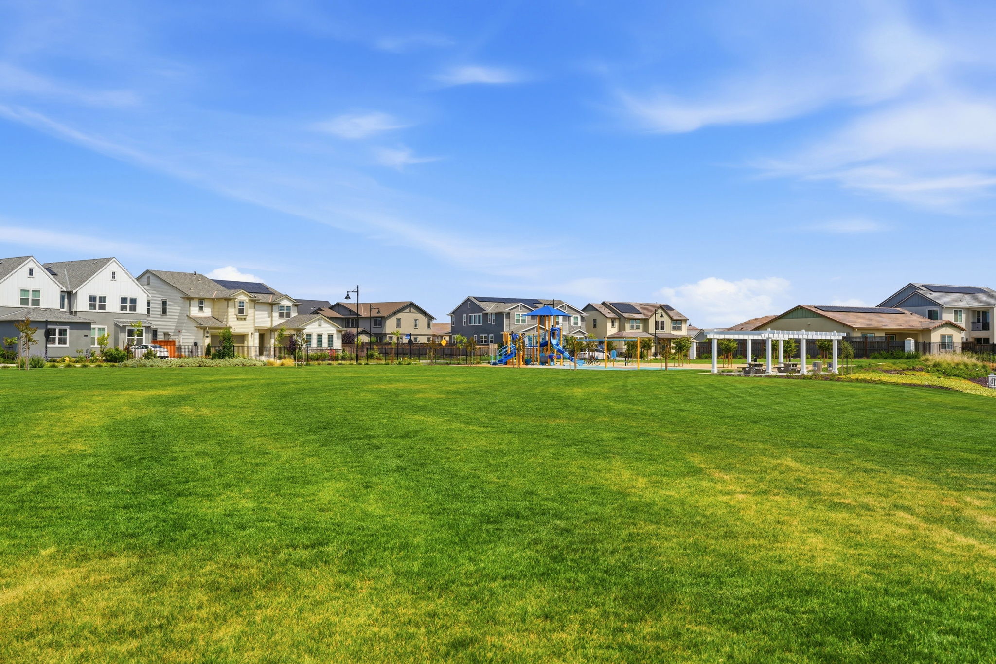 050_F8_16141 Riverton Ave