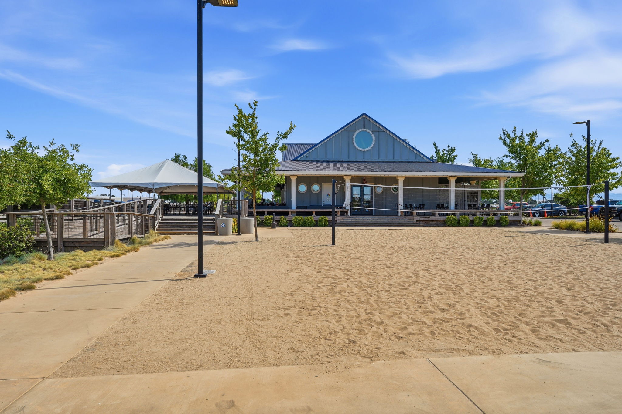 052_F8_16141 Riverton Ave