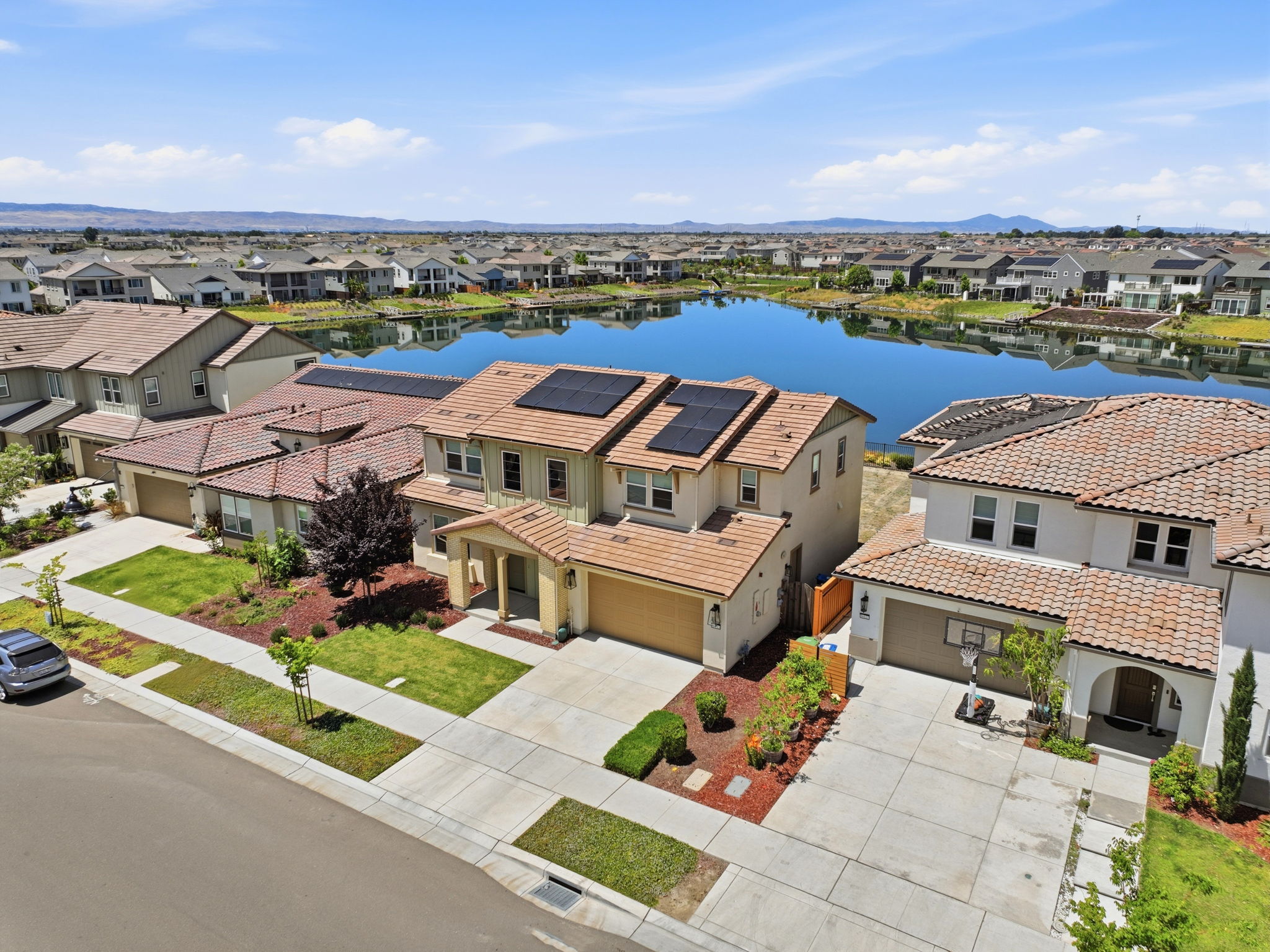 003_F8_AERIAL_16141 Riverton Ave