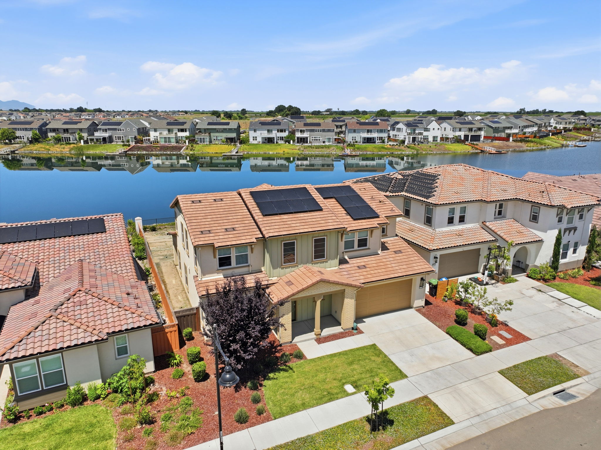 005_F8_AERIAL_16141 Riverton Ave