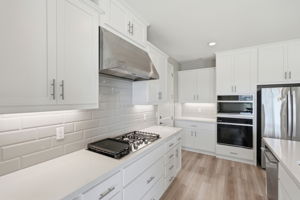 011_F8_16141 Riverton Ave