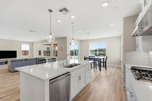 012_F8_16141 Riverton Ave
