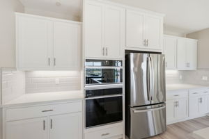 013_F8_16141 Riverton Ave