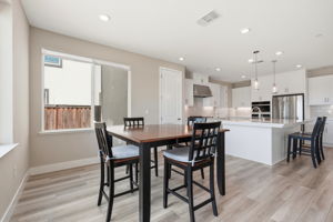 016_F8_16141 Riverton Ave