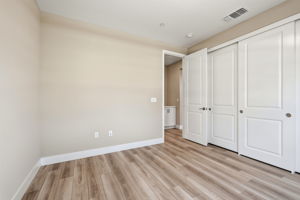 019_F8_16141 Riverton Ave