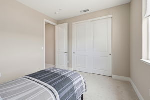 027_F8_16141 Riverton Ave