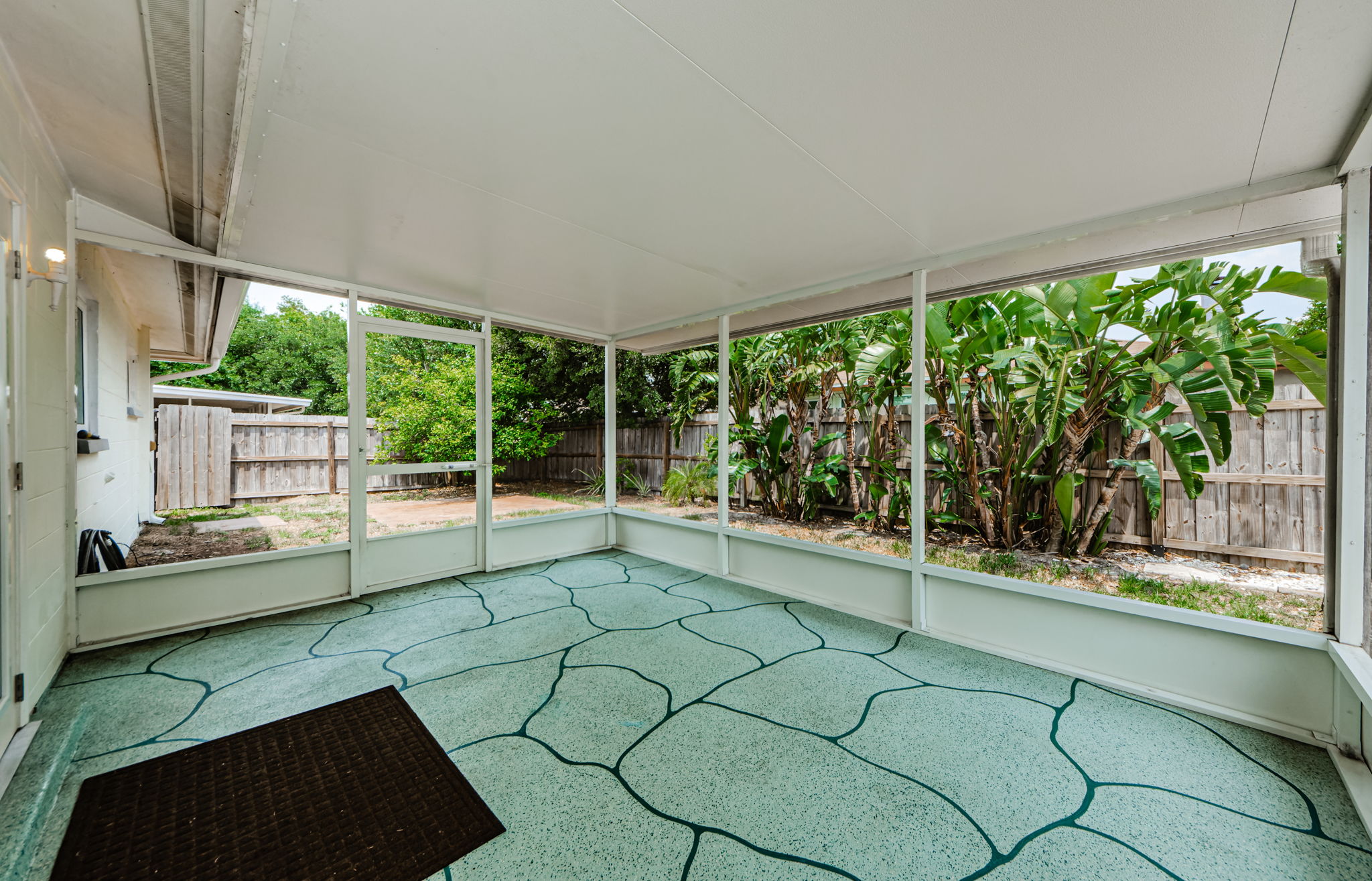 Lanai 2-2