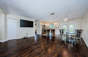 Living Room 2-2