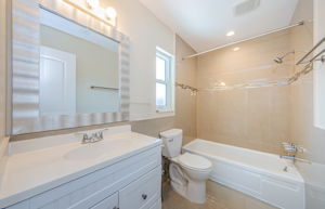 Master Bathroom 1a-2