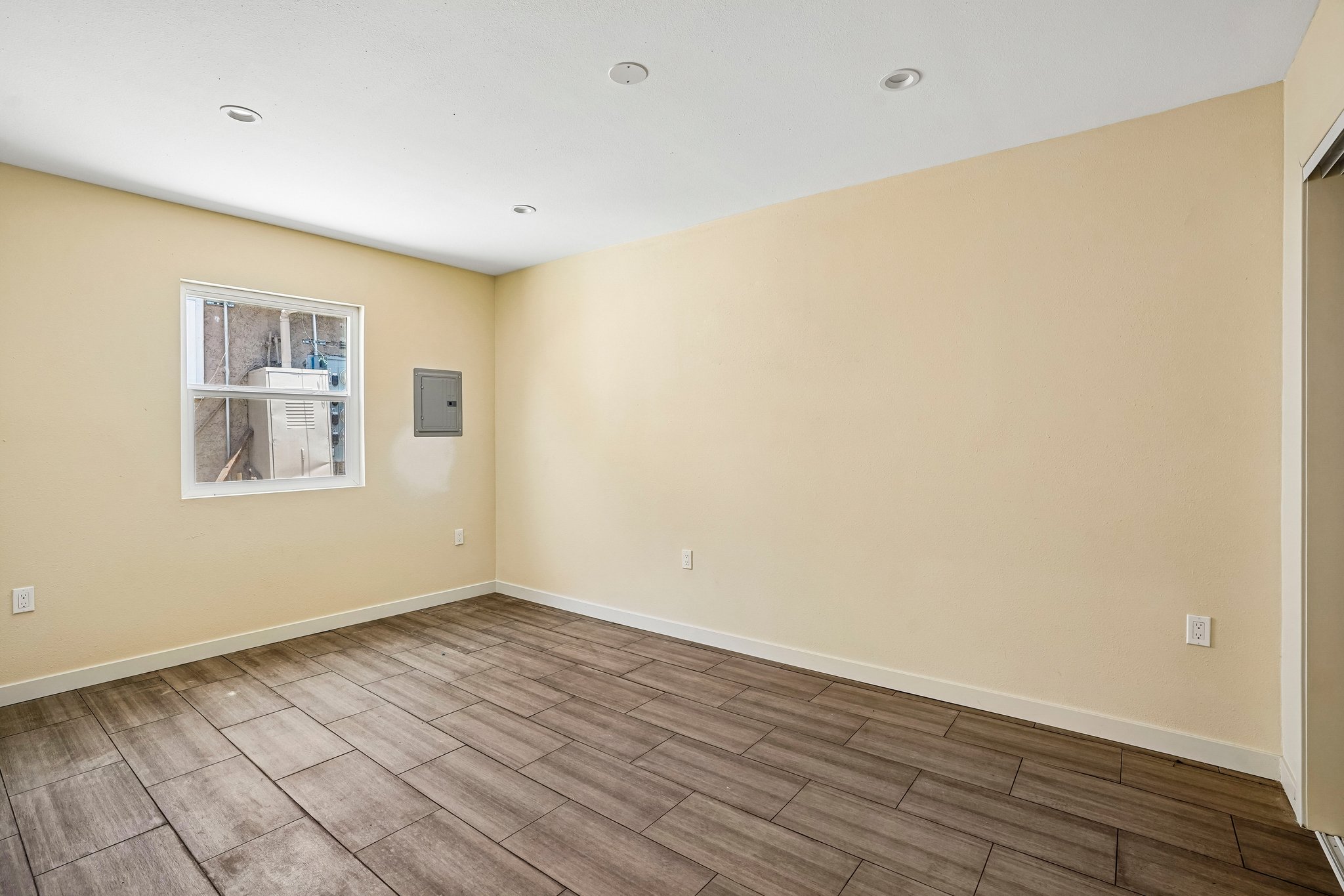 1_2 E 89th St-S2606-013.jpg