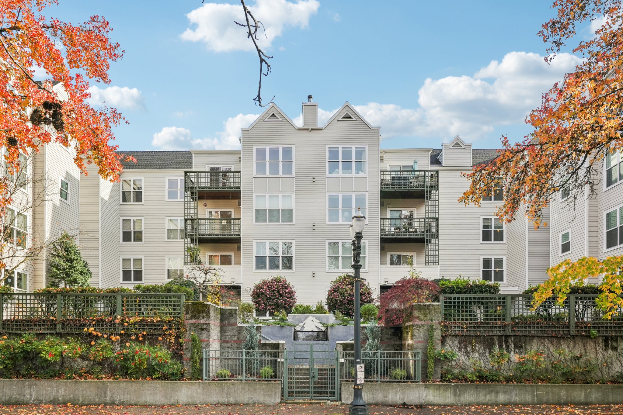 S Harbor Way-S2011-029.jpg