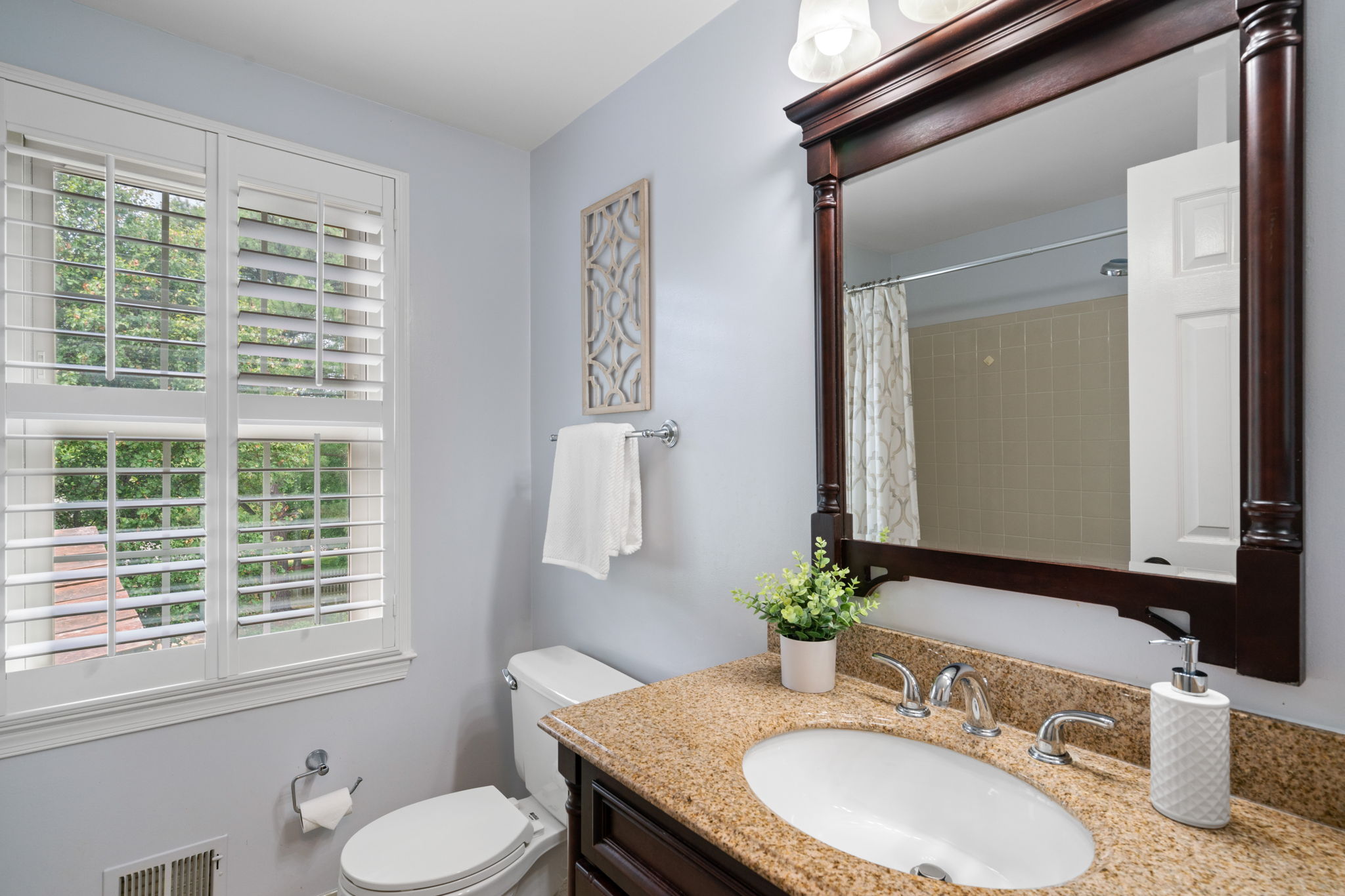 Full Bath- 2nd floor hall