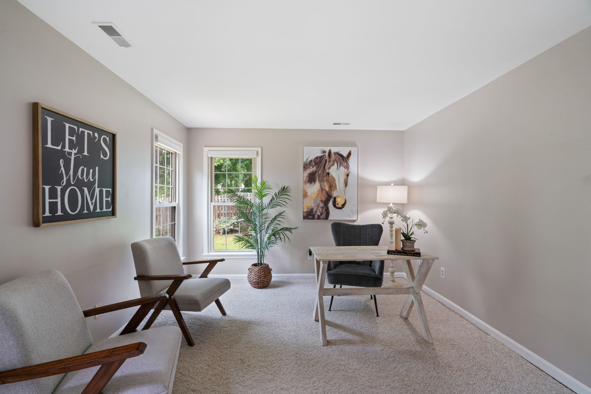 Office/Bonus Room w/Access to Back Yard