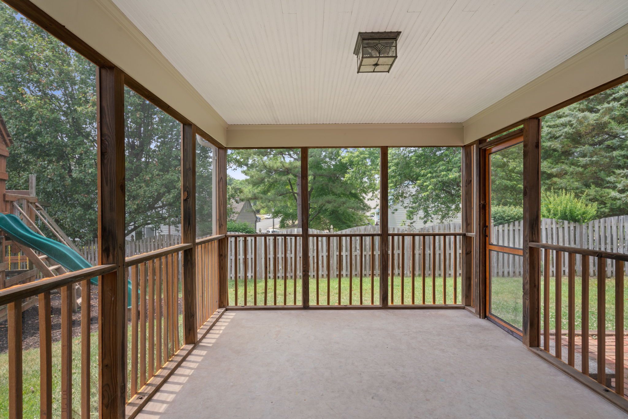 Screened-in Porch