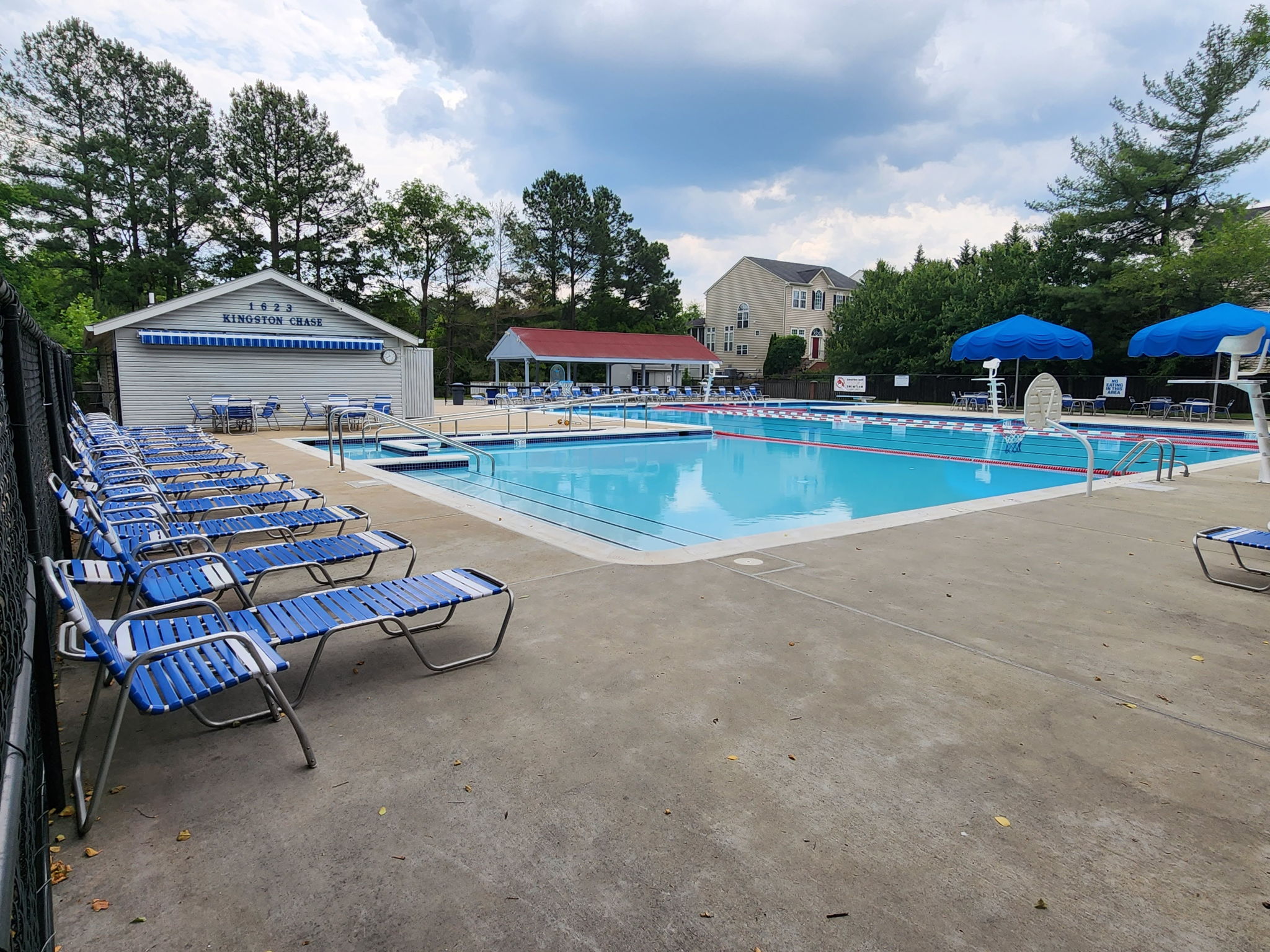 Kingston Chase Pool- a 4 minute walk away!