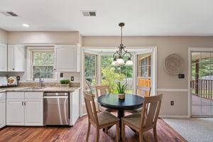 Kitchen/Breakfast Area