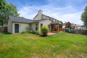 Spacious & Level Back Yard