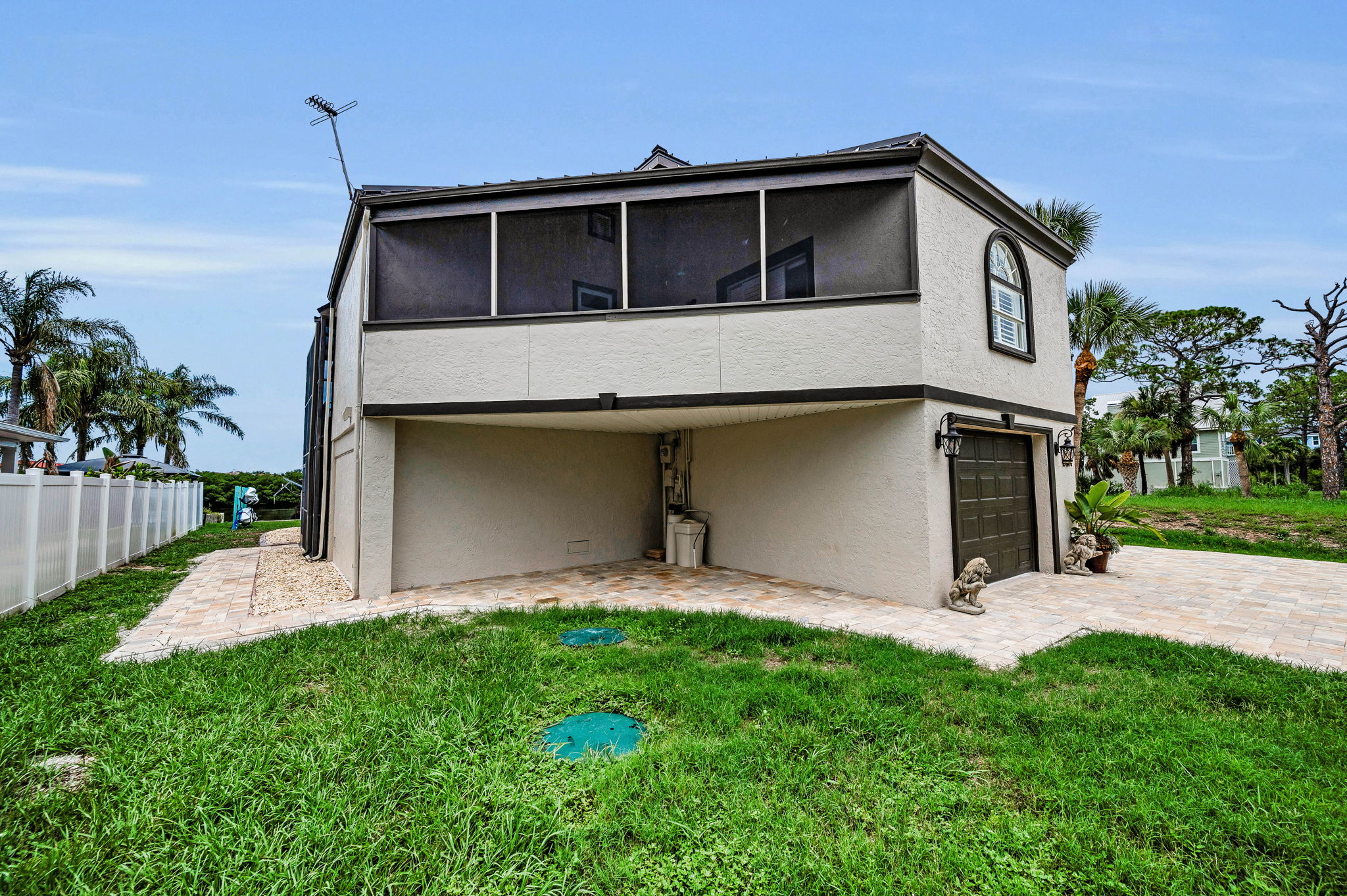 Front Exterior47