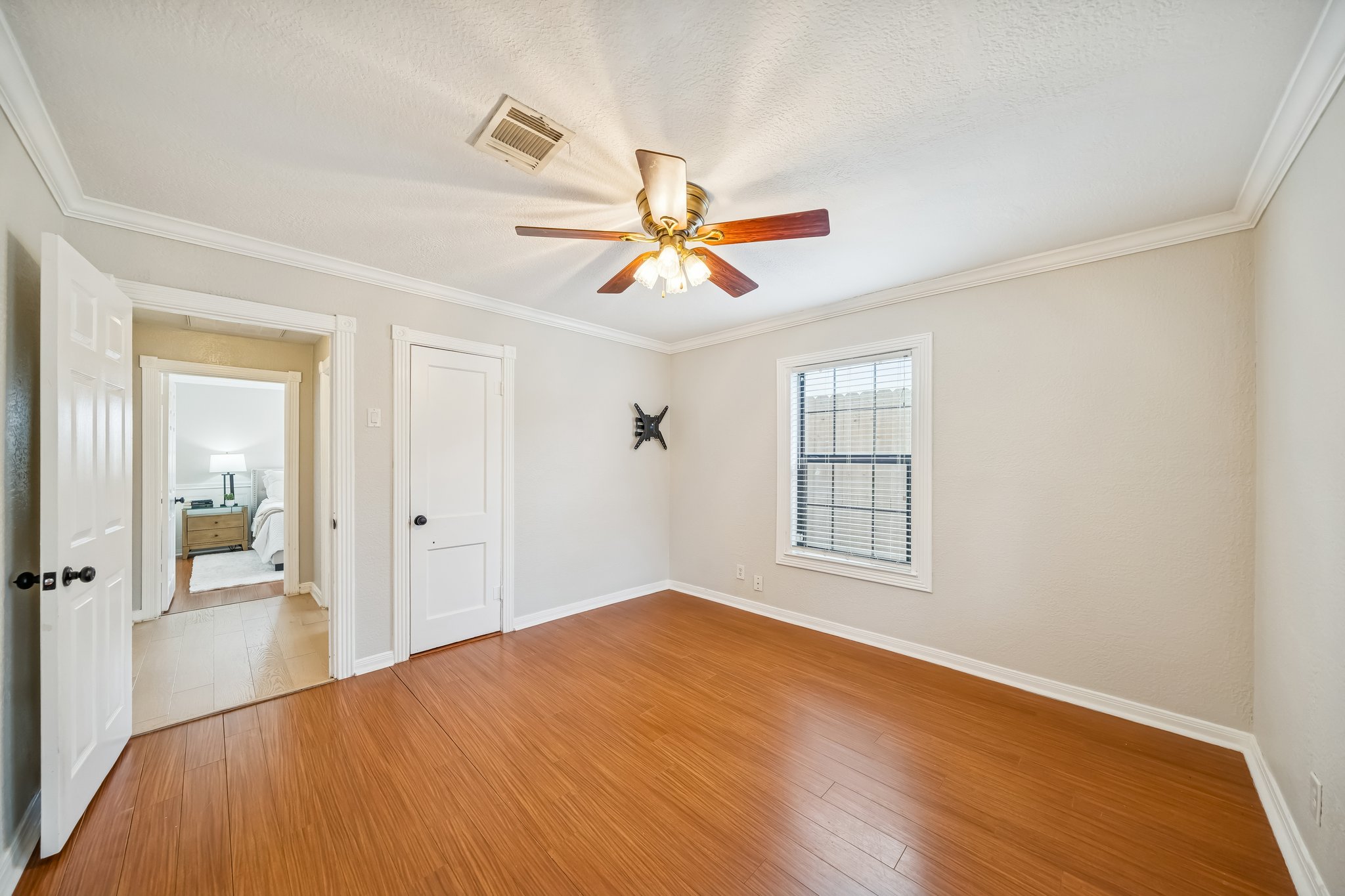 1616 Tabor St, Houston, TX 77009-027.jpg