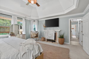 Light-filled primary suite - perfect retreat!