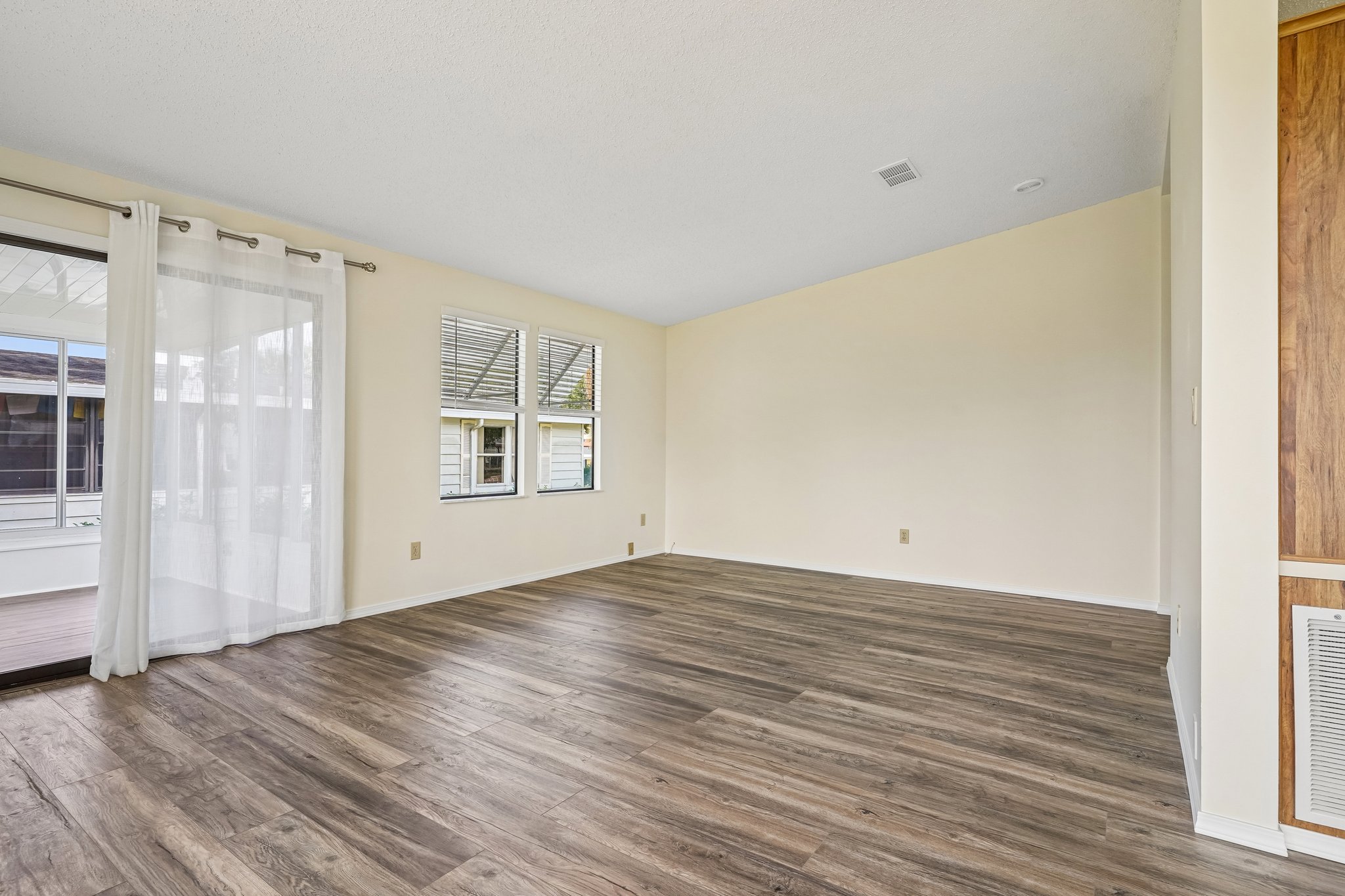 W Schwartz Blvd-S3004-011.jpg