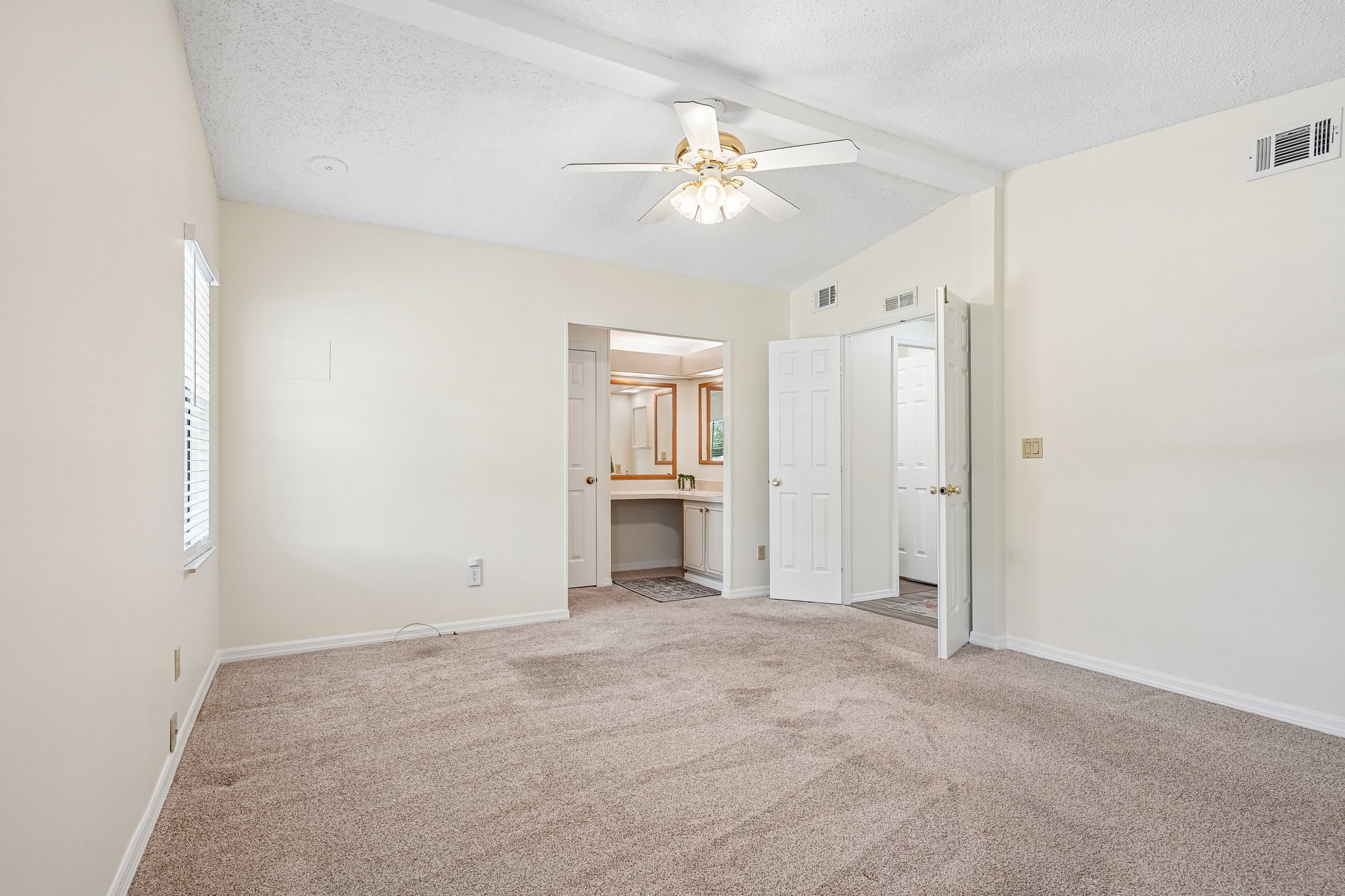 W Schwartz Blvd-S3004-021.jpg