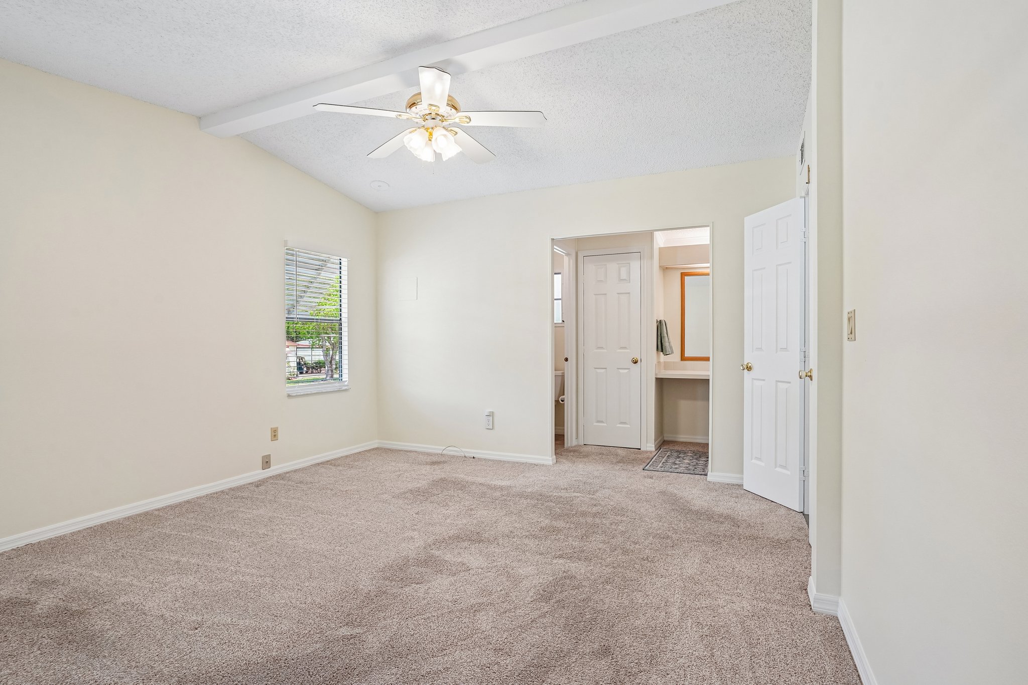 W Schwartz Blvd-S3004-022.jpg