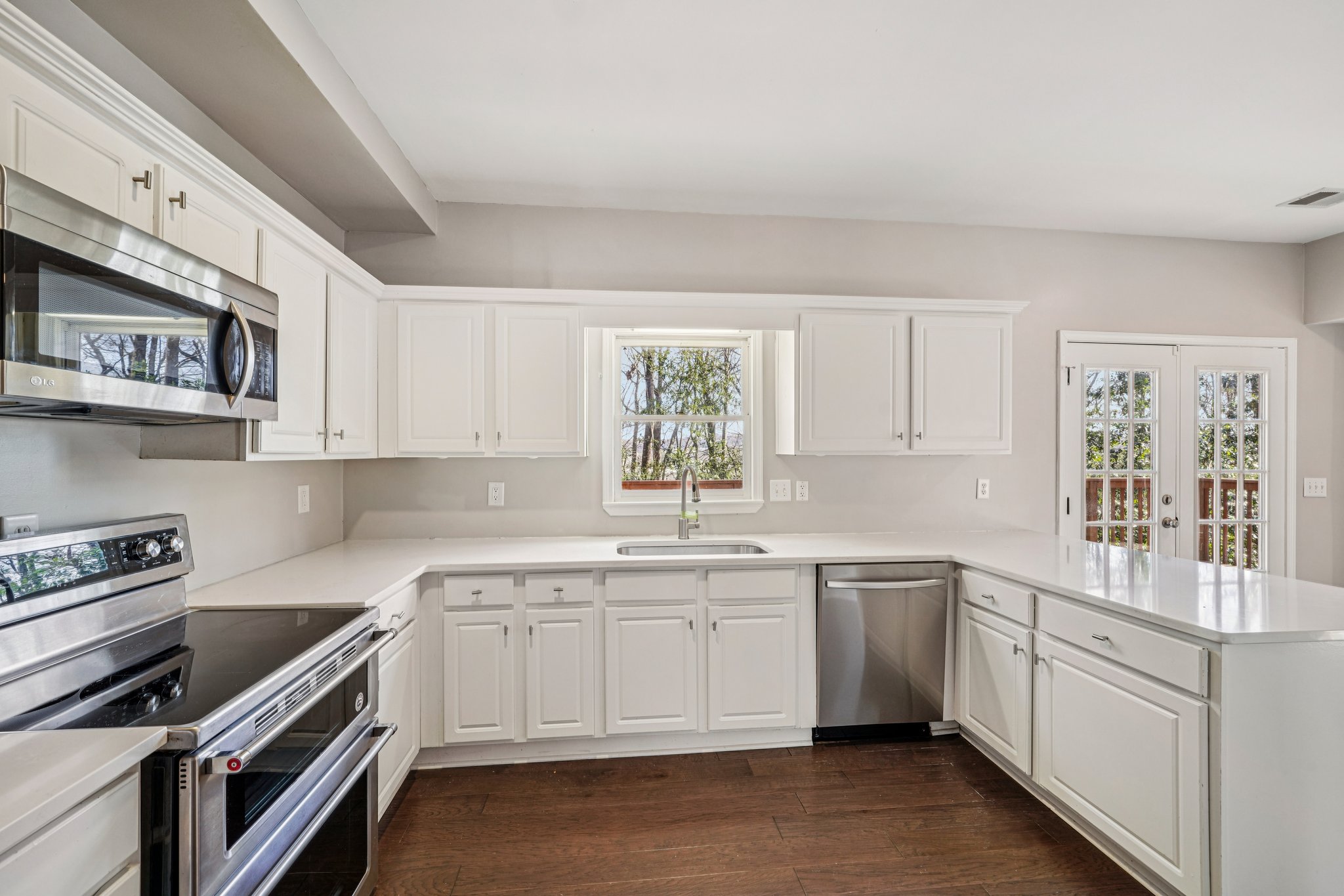 Beckham Dr-S2801-020.jpg