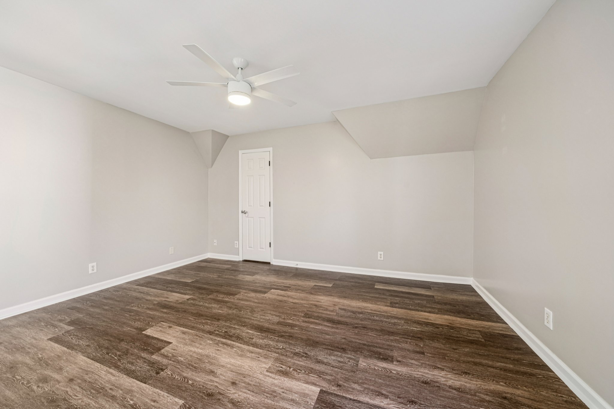 Beckham Dr-S2801-039.jpg