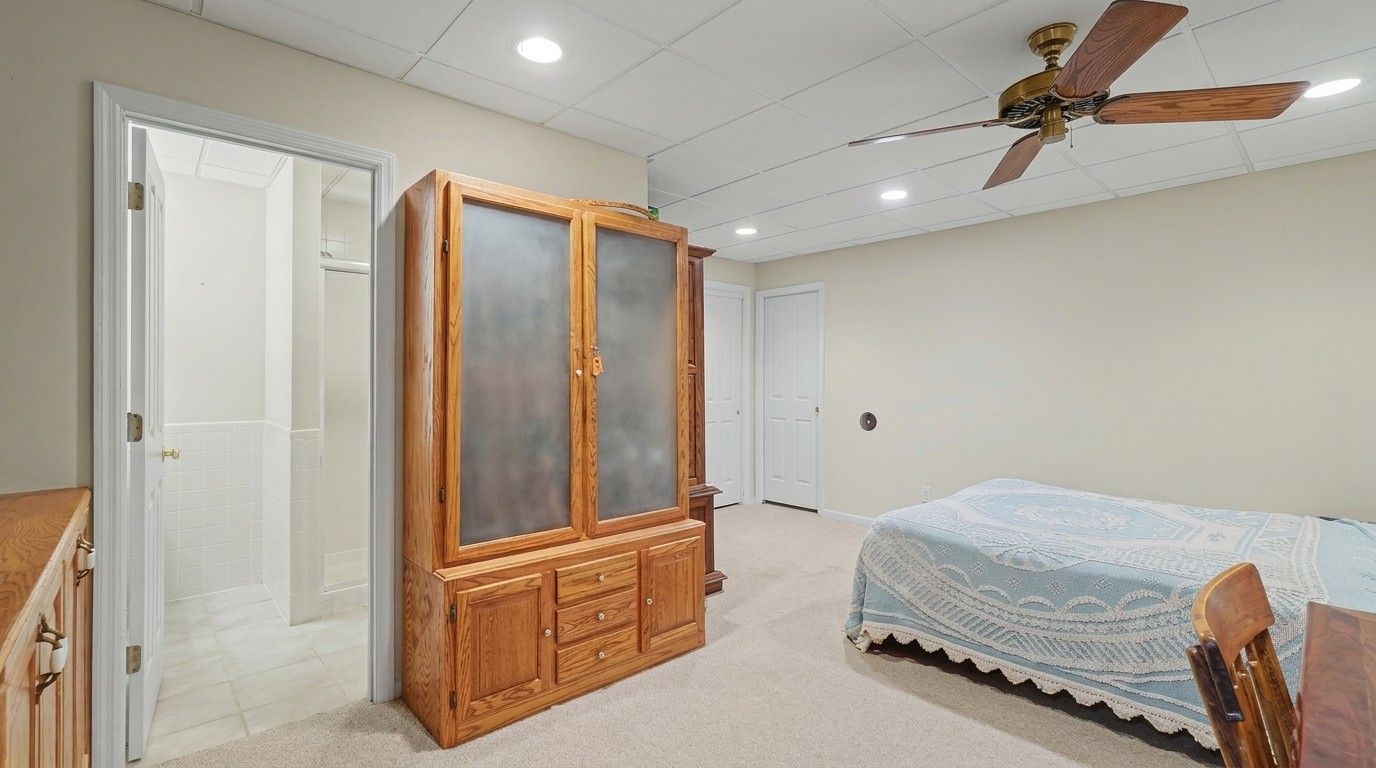  Photo 44