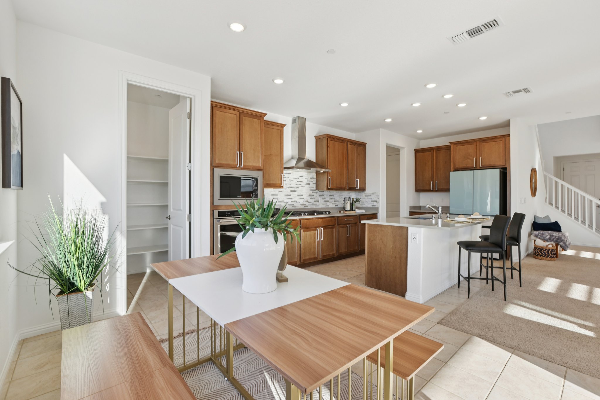 Abernathy Ct-S0403-011.jpg