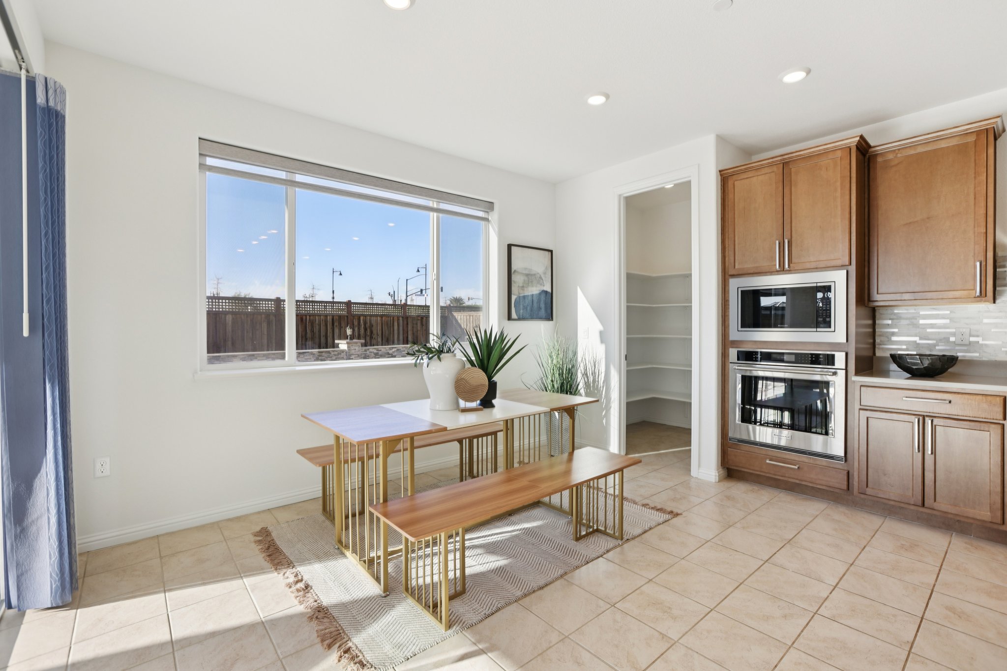 Abernathy Ct-S0403-013.jpg