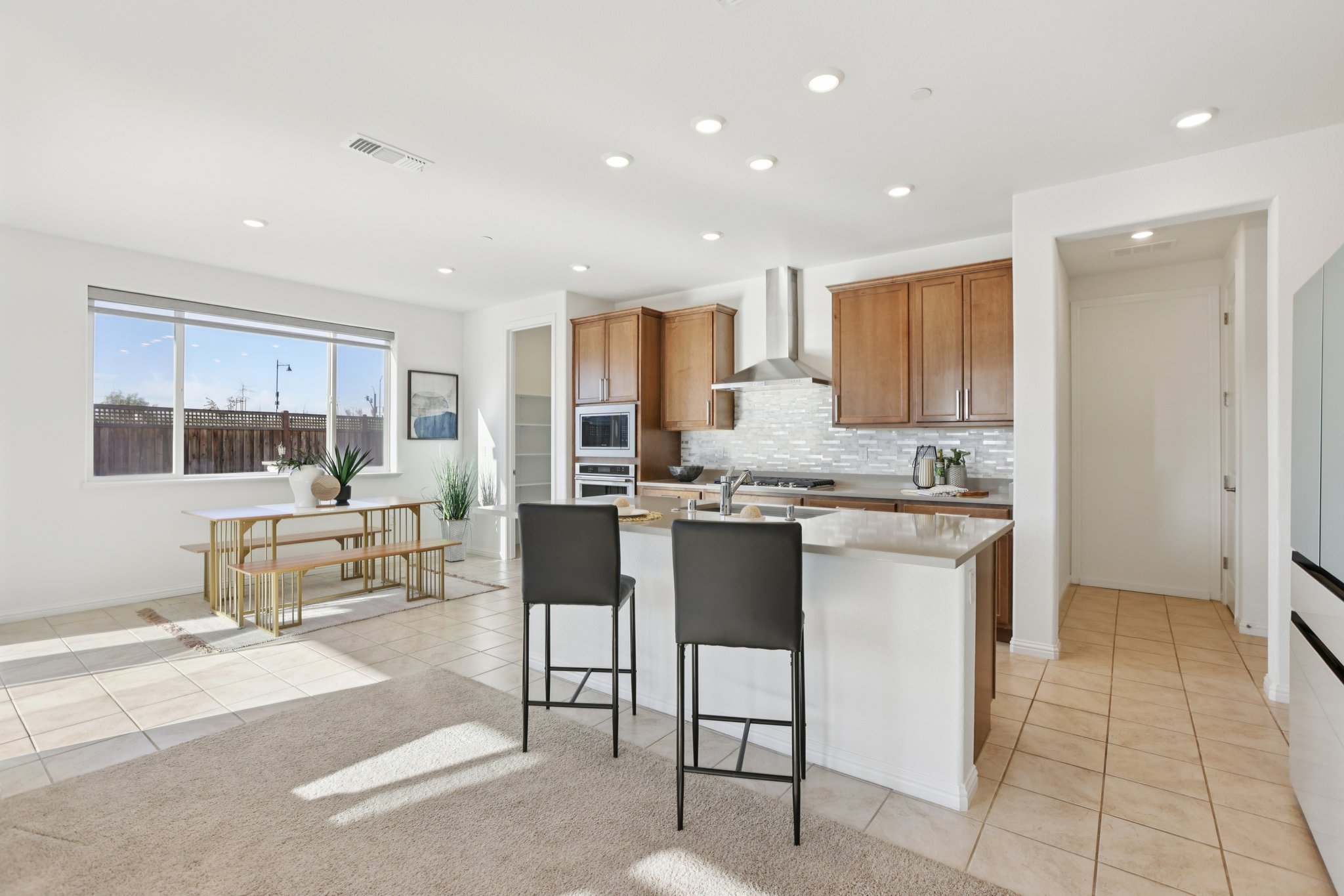 Abernathy Ct-S0403-014.jpg