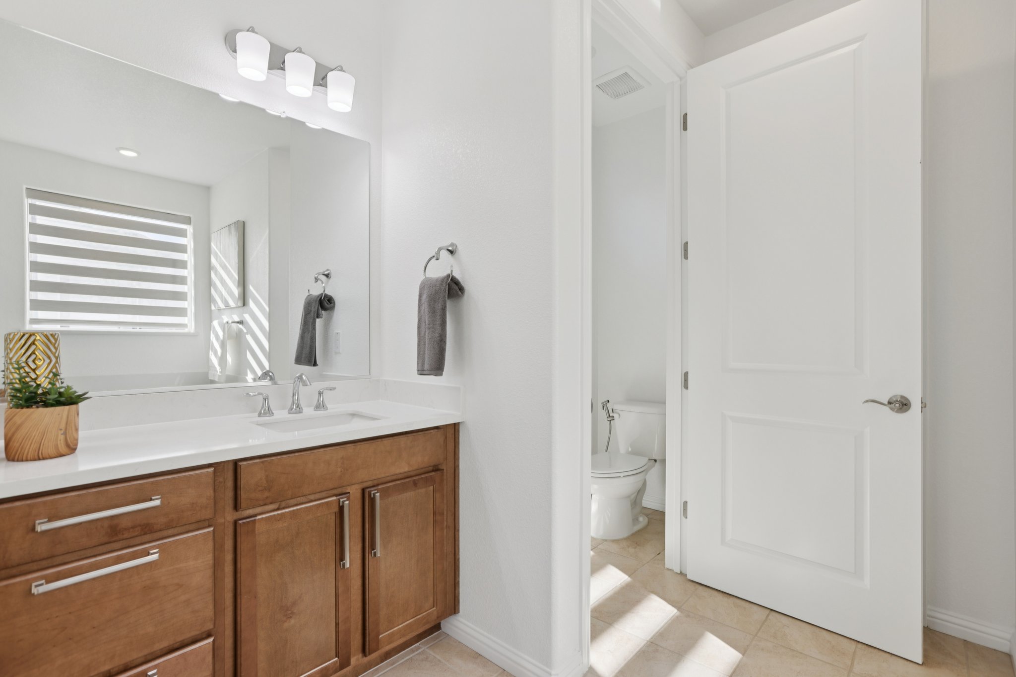 Abernathy Ct-S0403-043.jpg